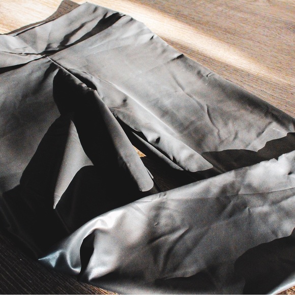 Faux Leather Leggings - Picture 2 of 4